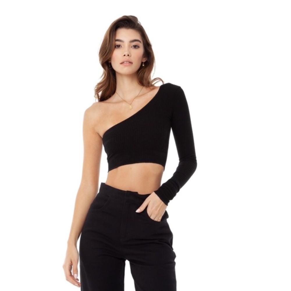 ARE YOU AM I One Shoulder Ribbed Top